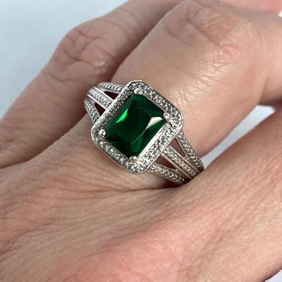 Sterling Silver 925 Rectangular Prong Set Green Emerald Glass Ring Sz 6.75 - Picture 2 of 16
